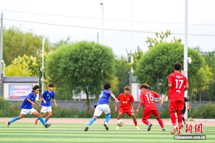 甘肃省首届青少年三大球运动会点燃青春热情