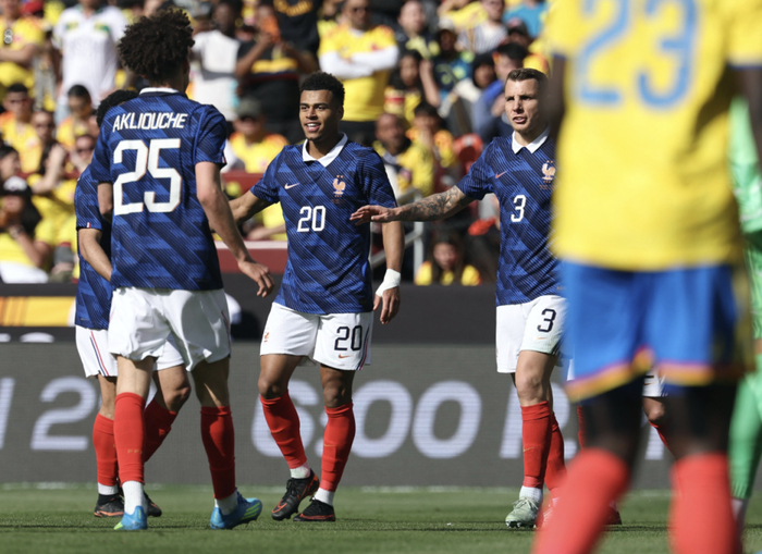 法国队友谊赛3-1胜哥伦比