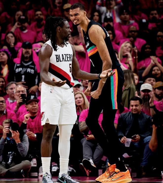 开拓者客场逆转马刺扳平总比分 文班亚马伤退成