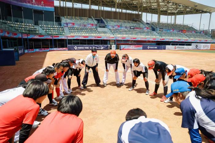 青少年垒球投手训练营结营 科技与心理双驱动锻